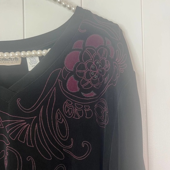 Chico's Traveler Black Tunic 3/4 Sleeve V Neck with Plum Floral Design SZ 3/XL - Picture 7 of 8